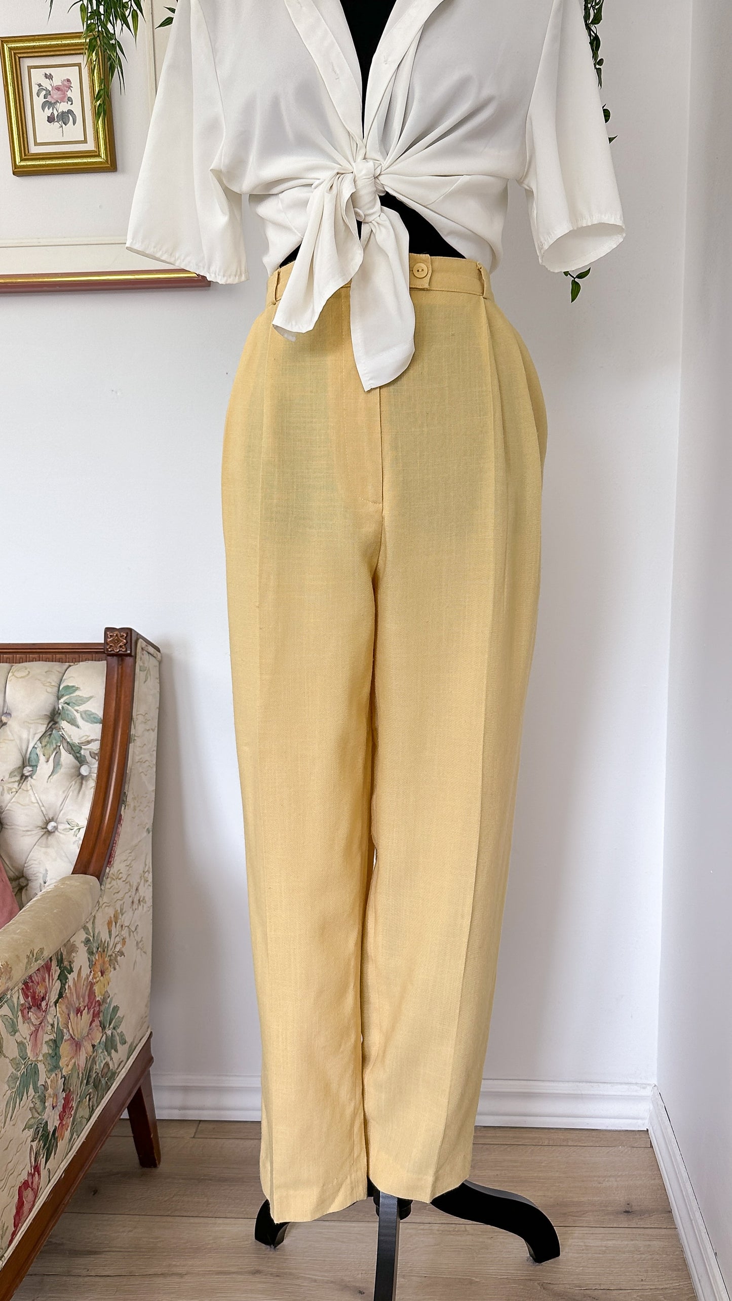 Pale yellow pleated pants - wide