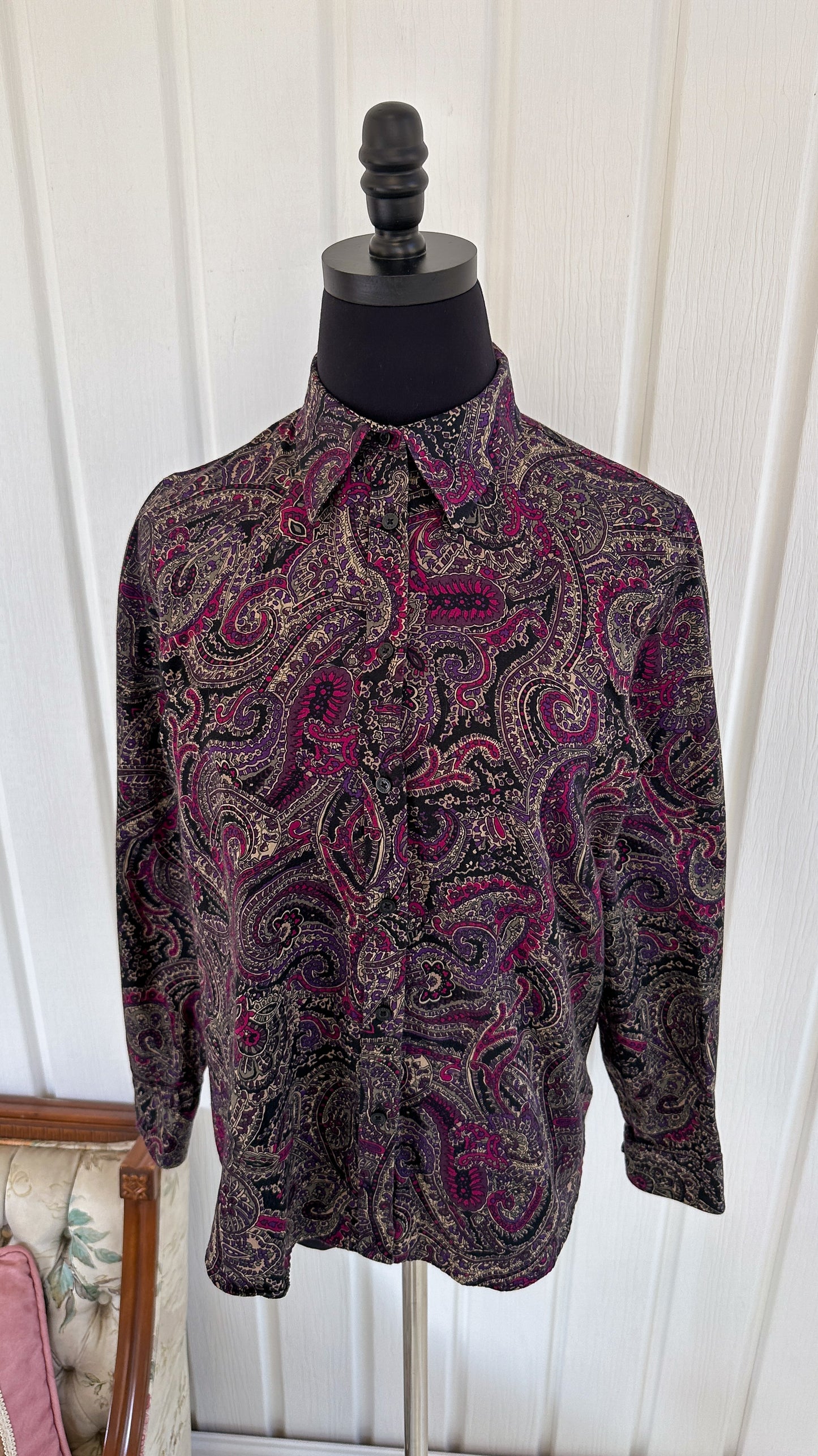 Black blouse with damask pattern - small