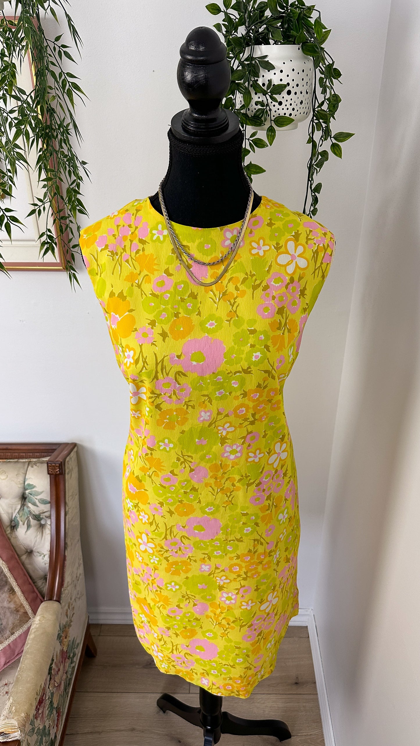 Robe jaune fleurie rose- large