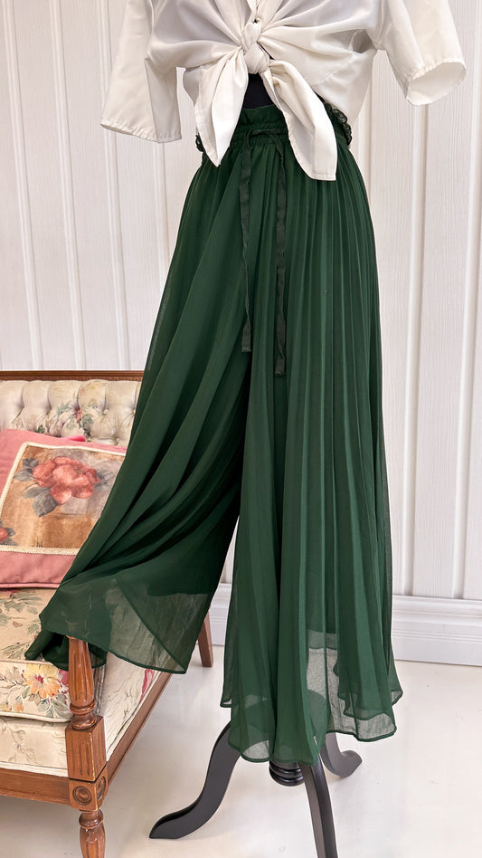 Zara forest green skirt pants - large