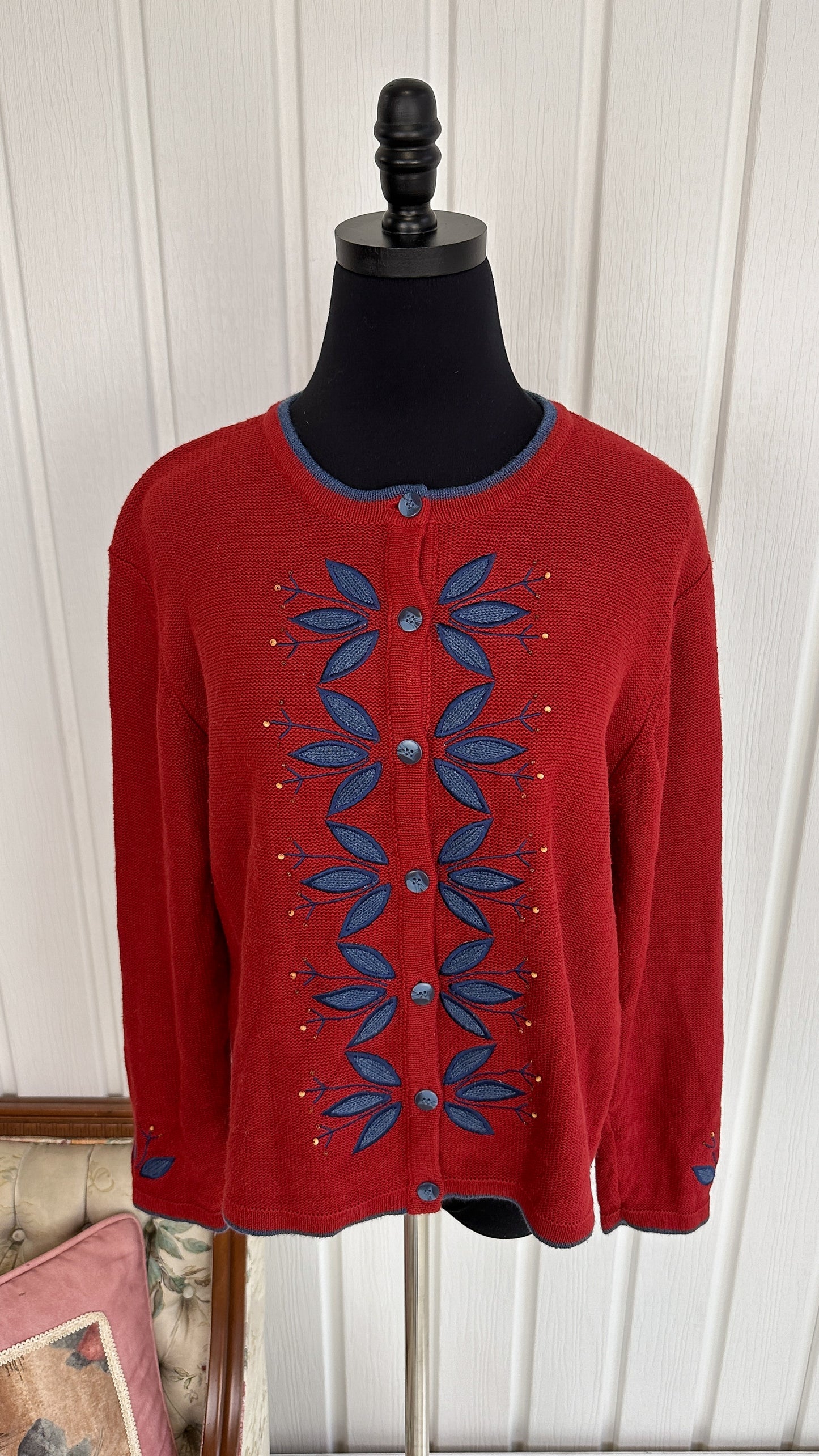 Red cardigan with leaf embroidery - medium