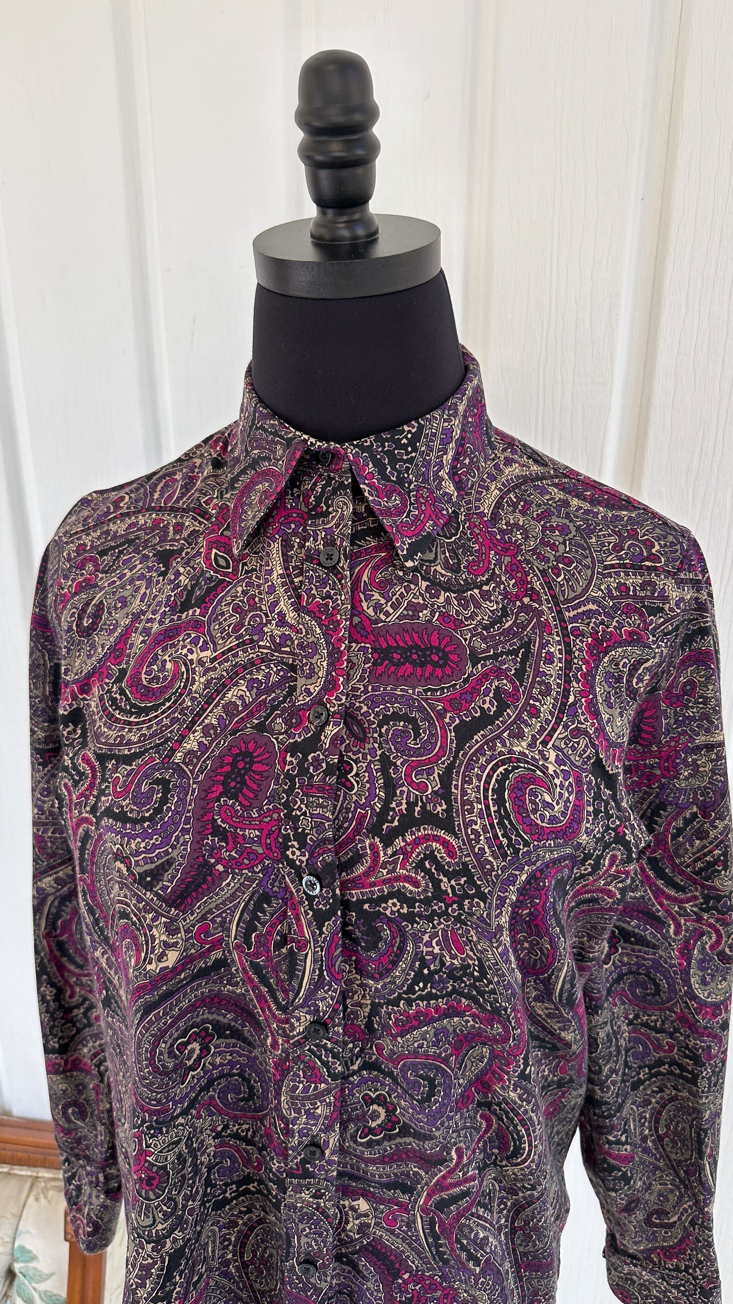 Black blouse with damask pattern - small