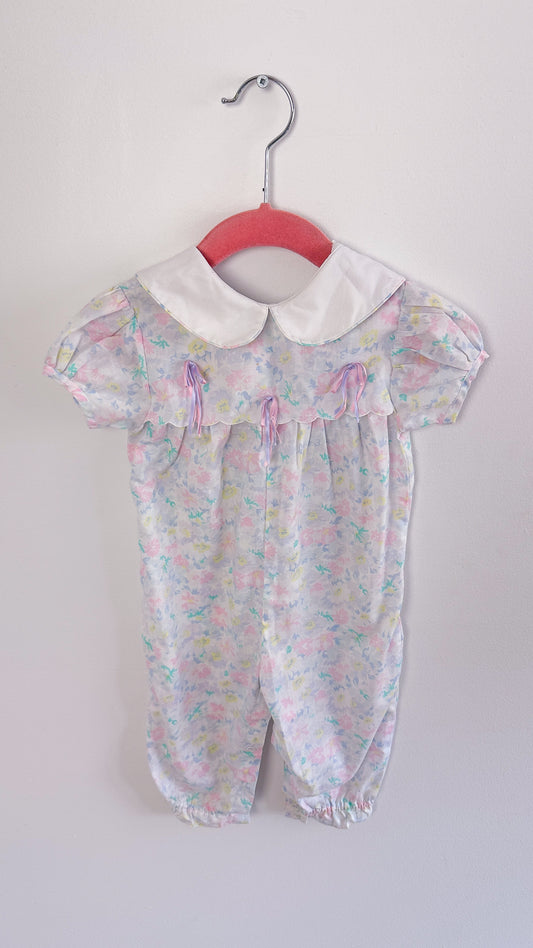 Enfant- jumpsuit fleuris à noeud - 18m