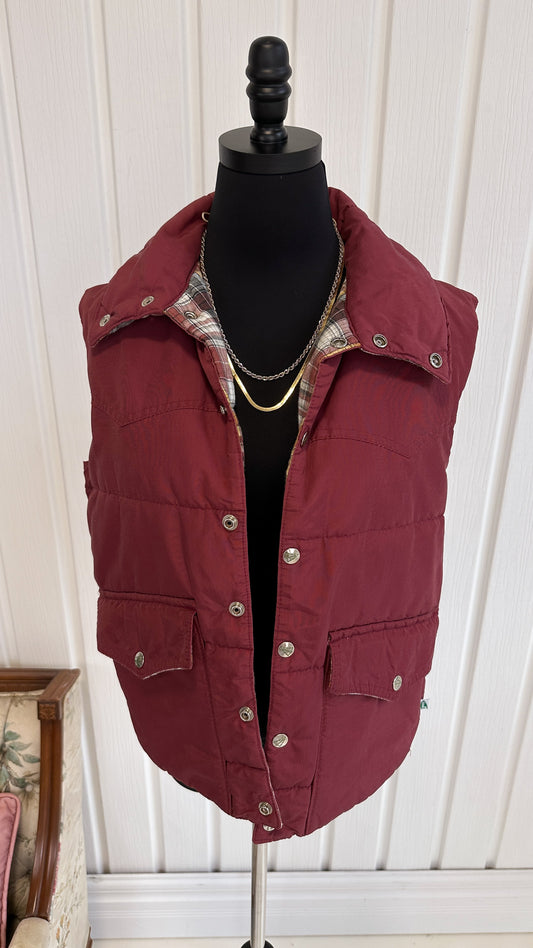 Burgundy quilted sleeveless jacket - medium