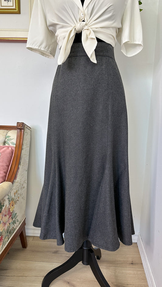 Charcoal gray flared skirt - medium