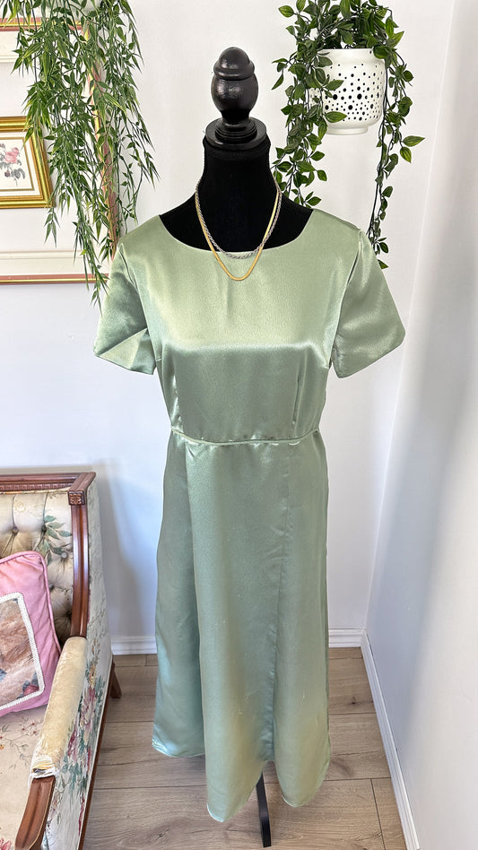 Robe en satin vert menthe - x-large