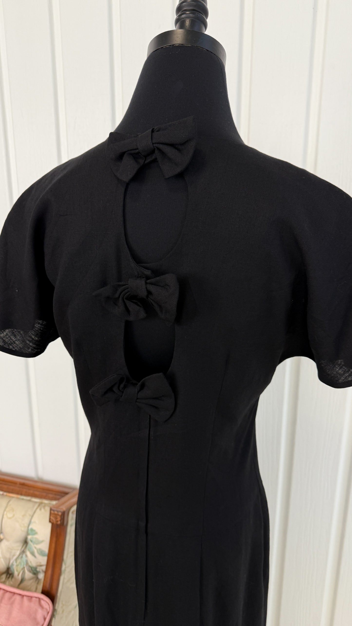 Robe noire boucles au dos- medium