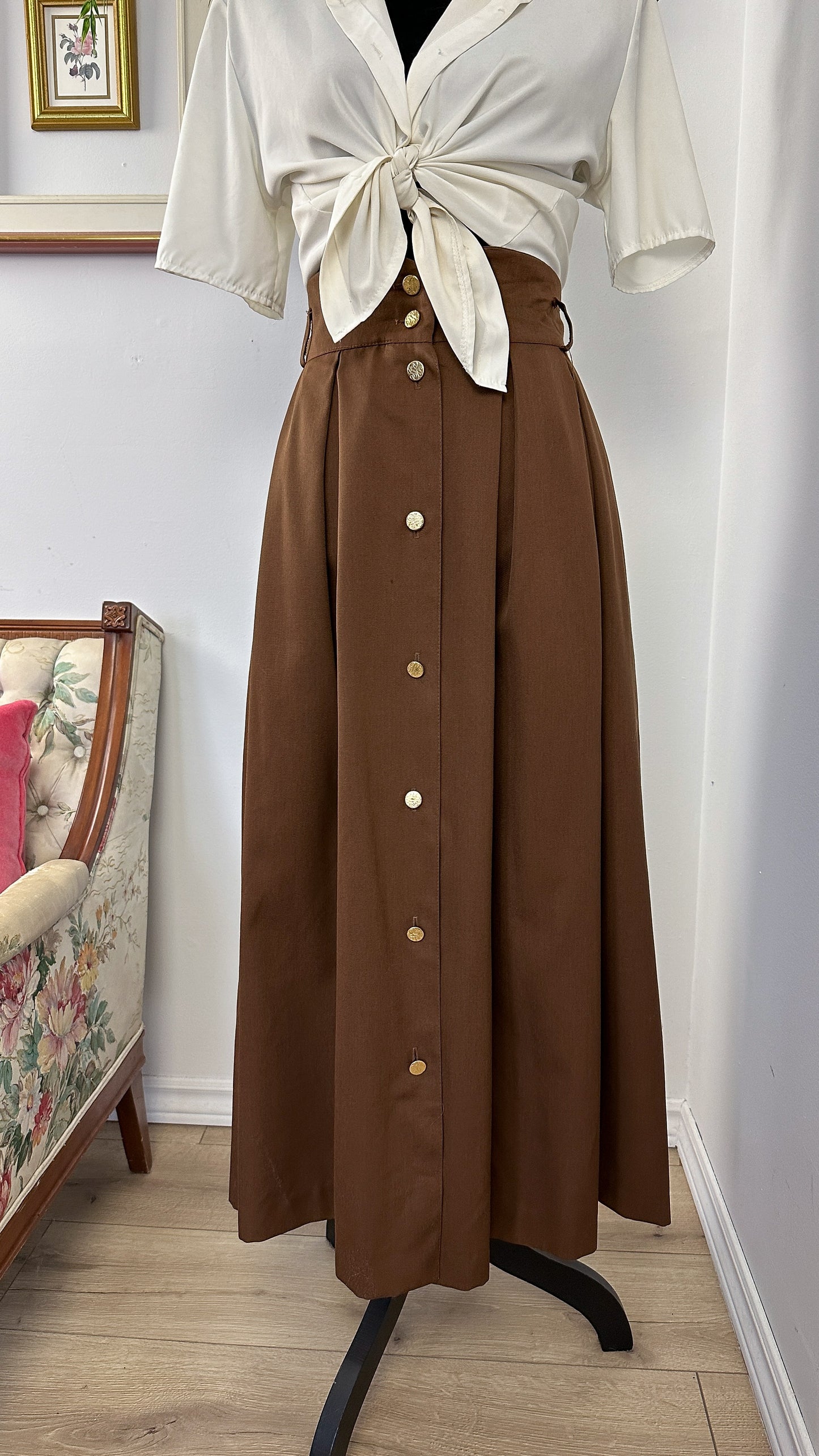 Brown skirt with buttons - wide