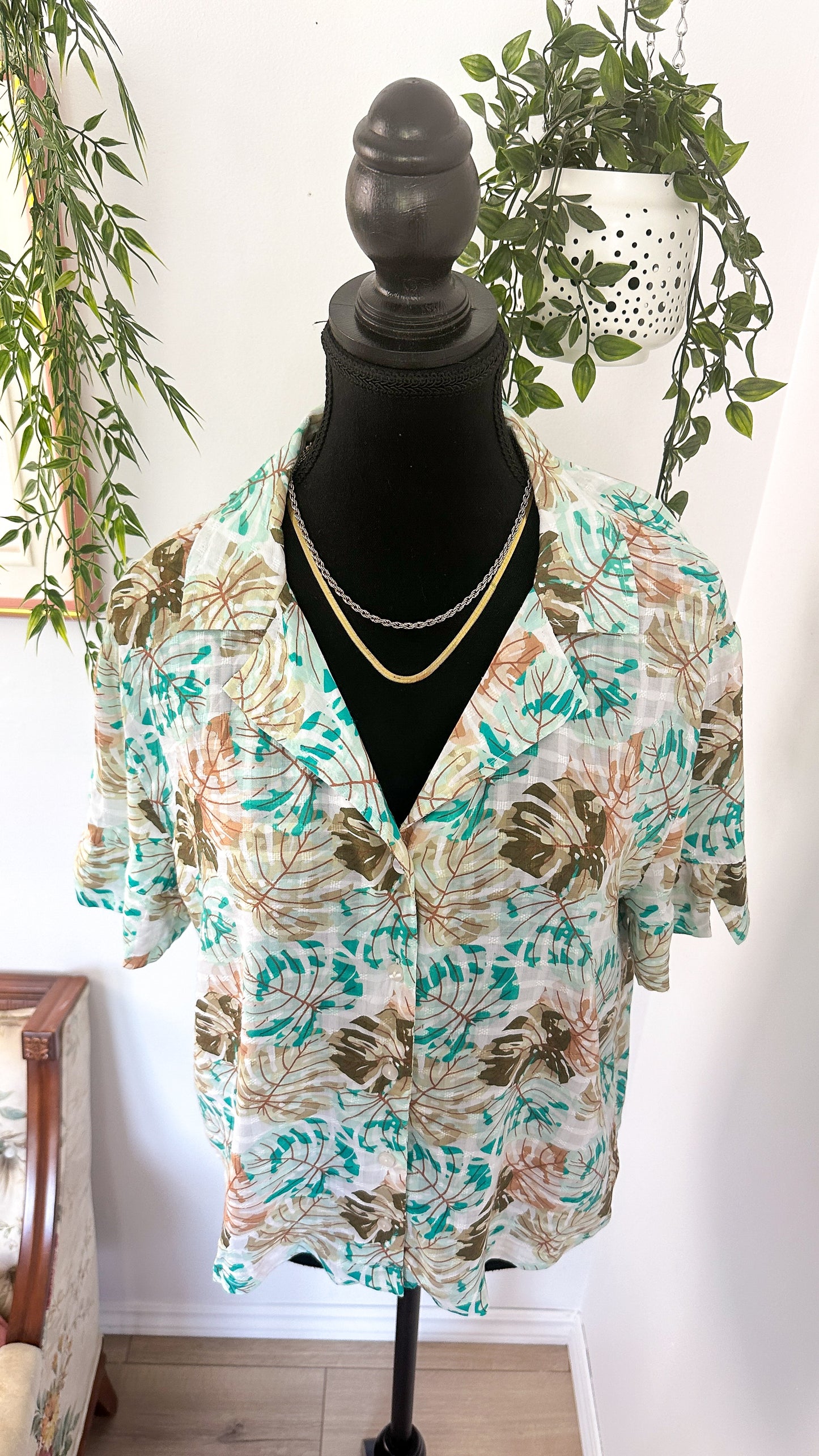 White blouse with leaf patterns - large