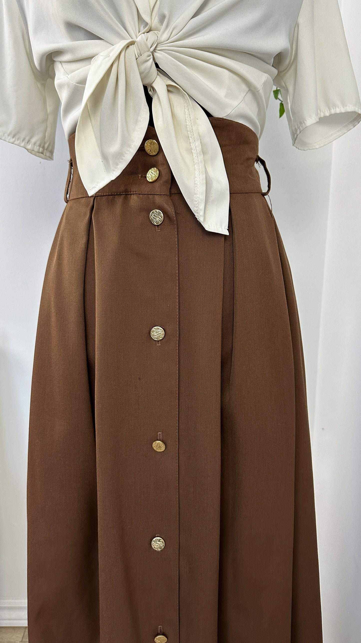 Brown skirt with buttons - wide