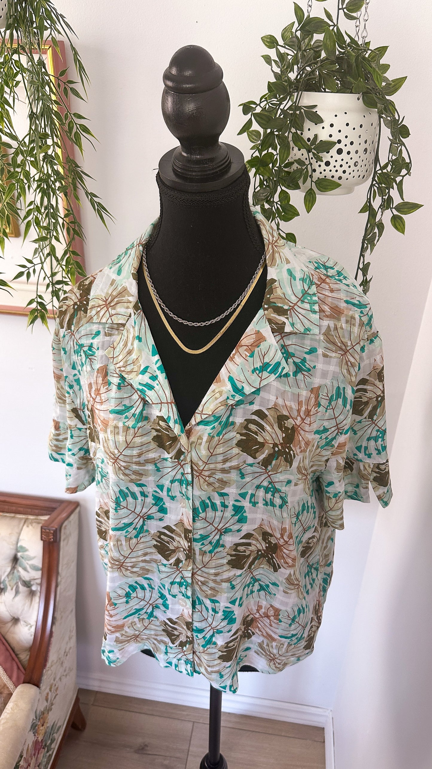 White blouse with leaf patterns - large