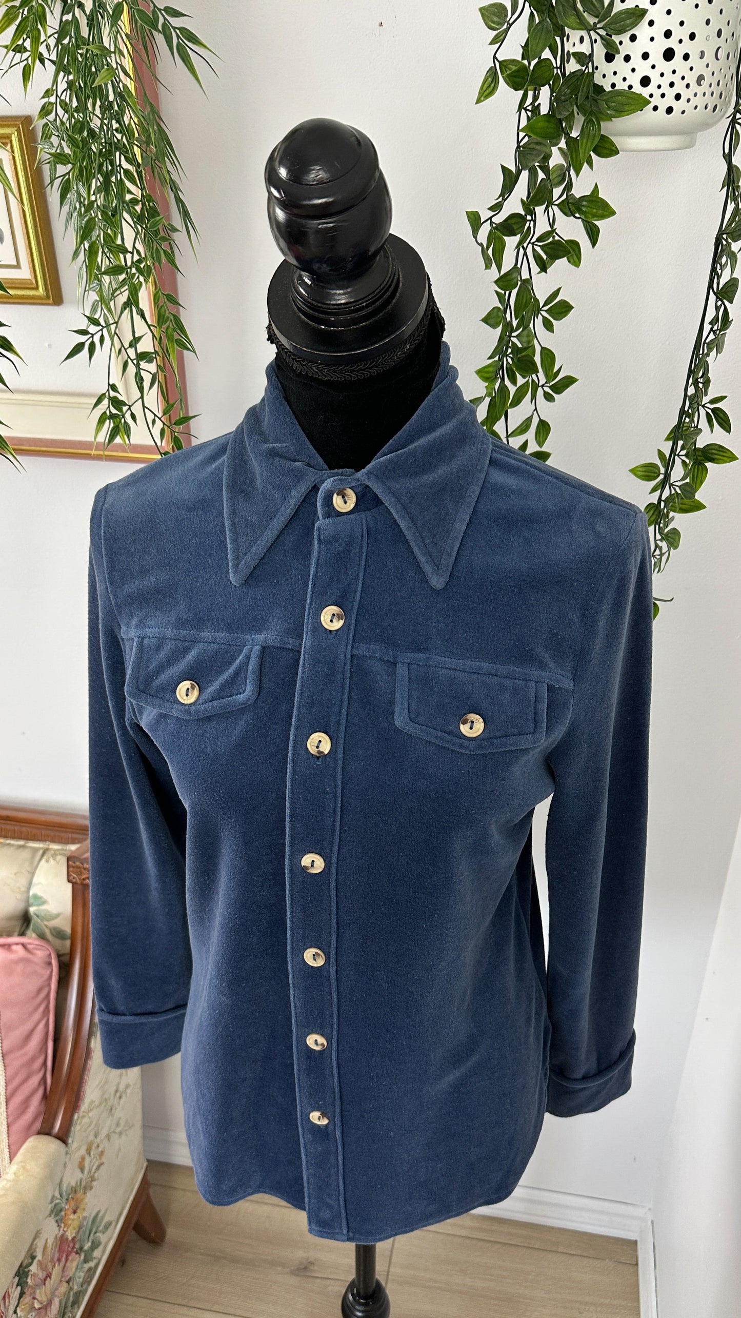 Blue velvet blouse - small