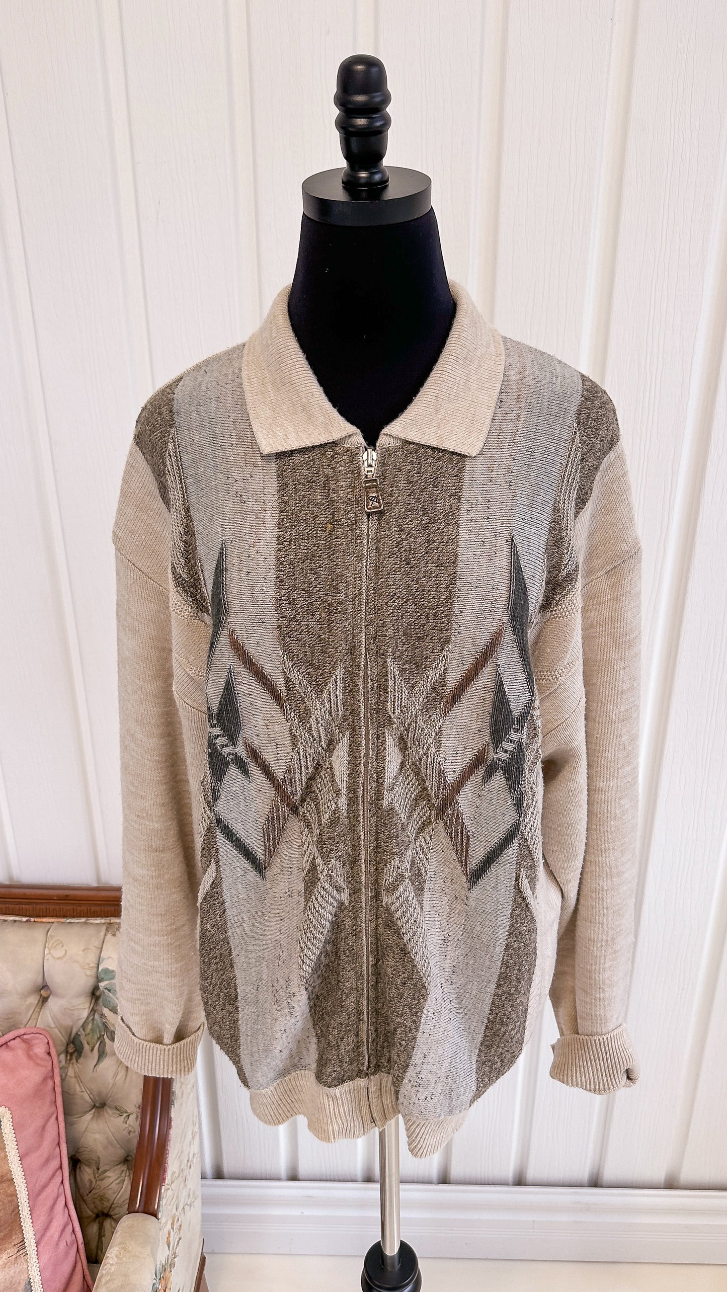 Beige patterned knitted jacket - large