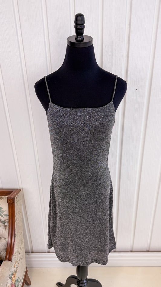 Robe argent brillant dos ouvert- small