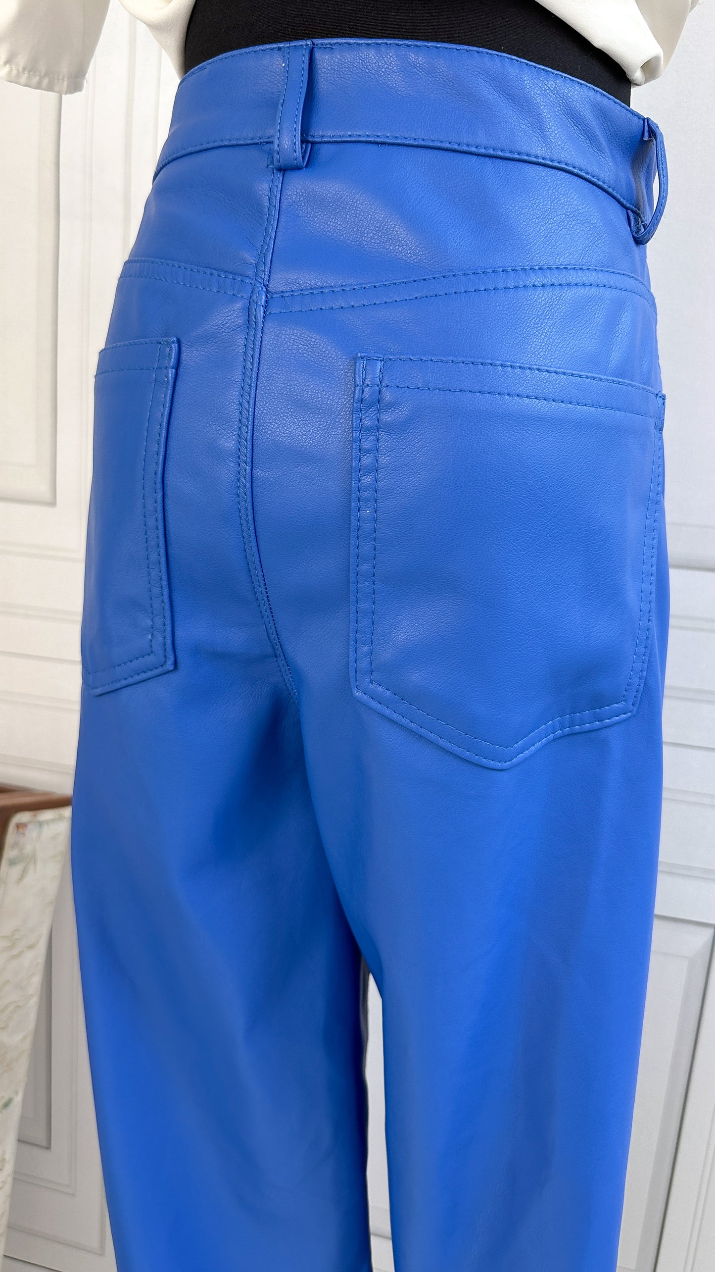 Pantalons en faux cuir bleu - medium